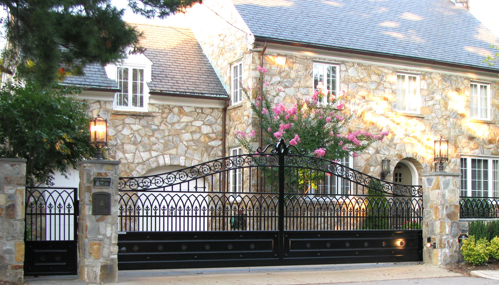 D006 Ornamental Steel Sliding Gate with Arched Top 02