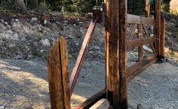 D133-Rustic Sliding Gate
