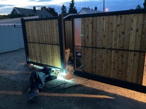 Welding CGS-346P Bottom End Cup to fence post.