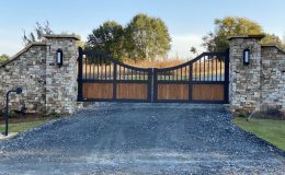 double slide gate in aluminum and wood