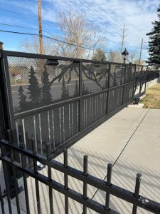 Cantilever gate with gate automation