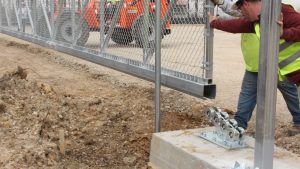 Guiding the gate onto the carriages